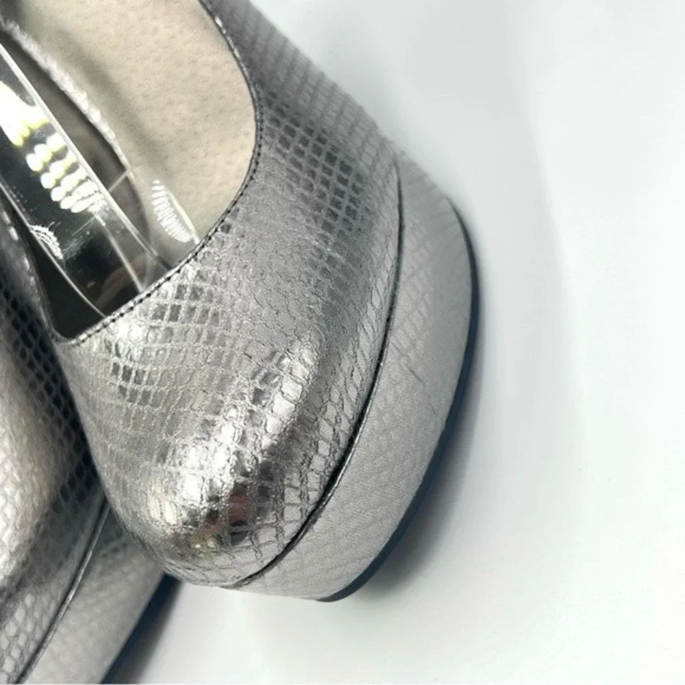 Guess Size 8.5 Silver Faux Vegan Leather‎ Snakeskin Print Platform Heels Pumps